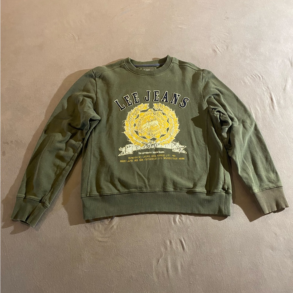 Green crewneck sweatshirt